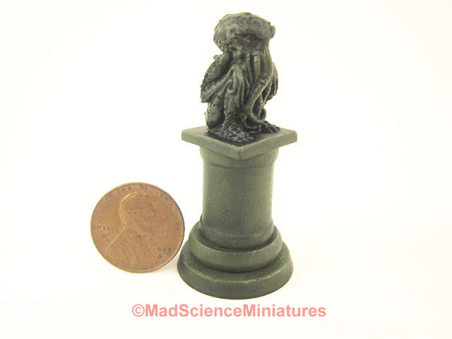 Cthulhu idol dollhouse miniature statue D107 - MadScienceMiniatures.com