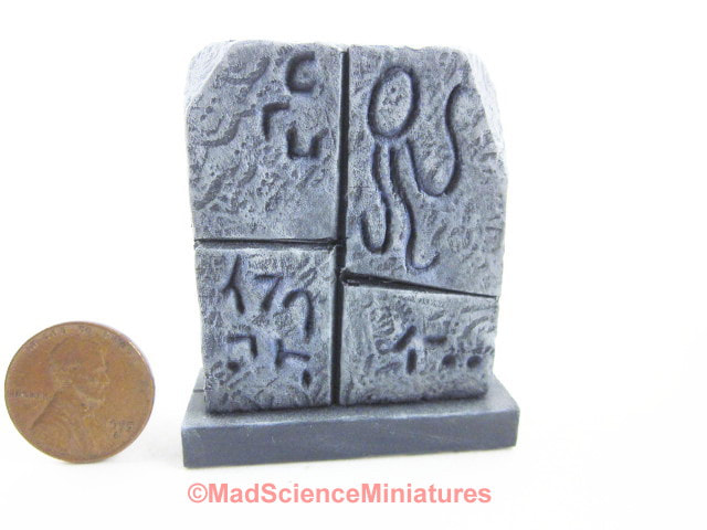 Miniature Cthulhu tablet artifact for 1:12 scale dollhouse D181 - MadScienceMiniatures.com